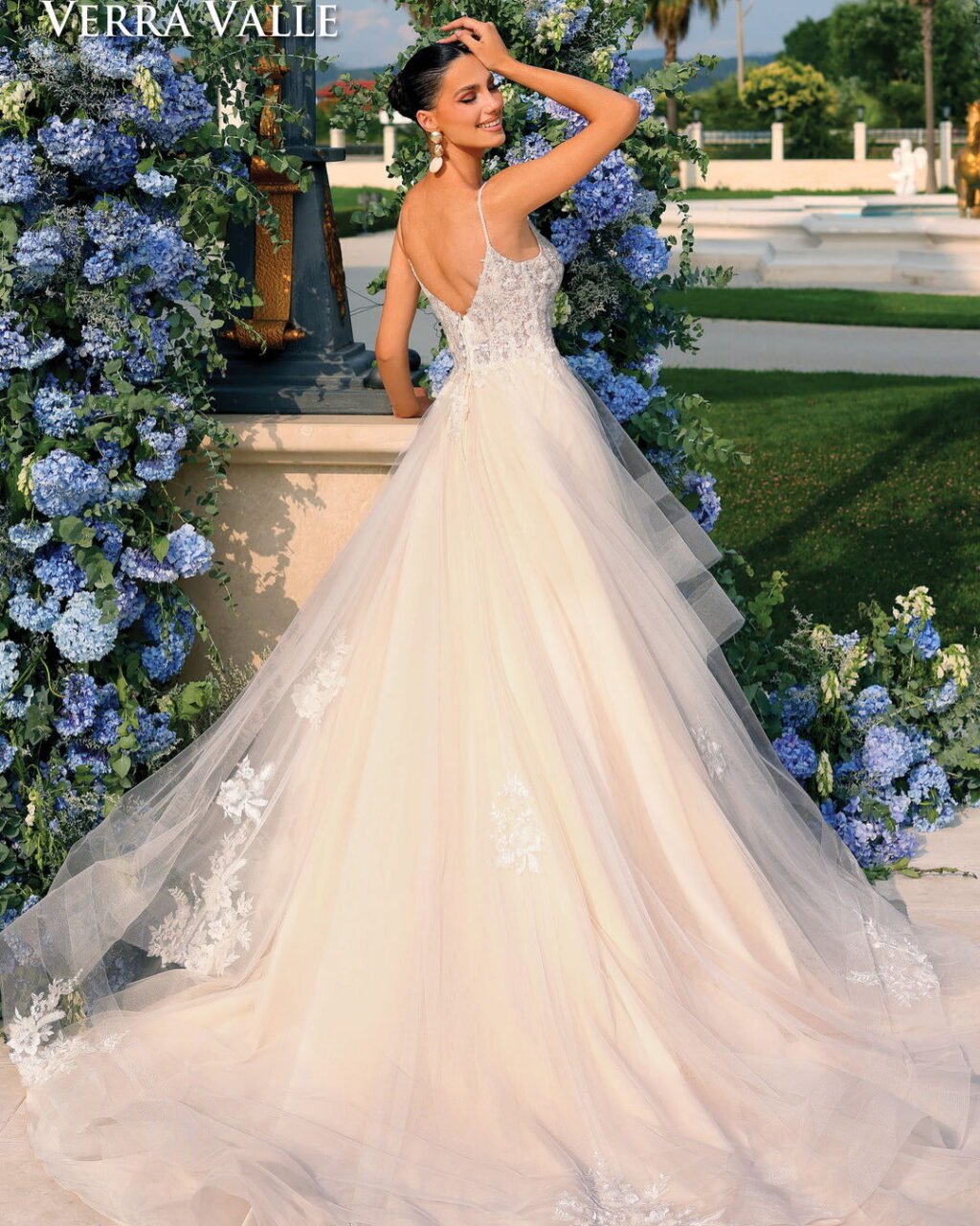 Instagram post from silhouette_dresses. This post is in position 4.