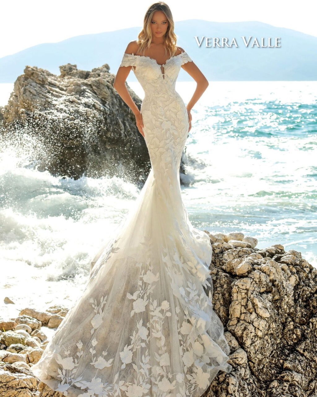 Instagram post from silhouette_dresses. This post is in position 3.