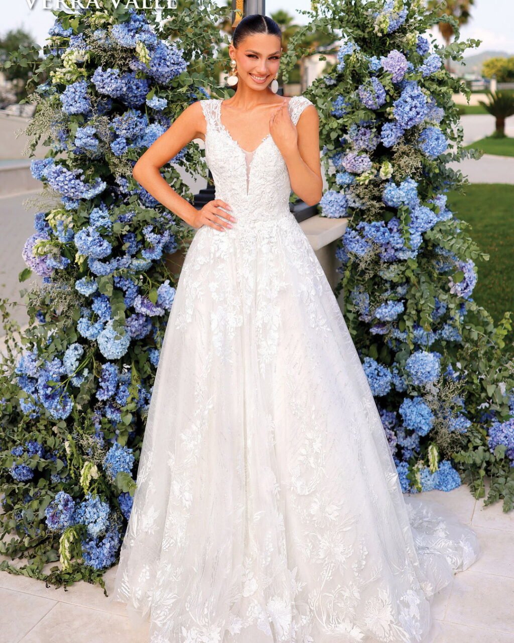 Instagram post from silhouette_dresses. This post is in position 7.